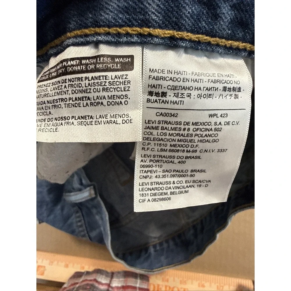 Levi's 501 STRAIGHT FIT -‎ 36 X 30, Button Fly